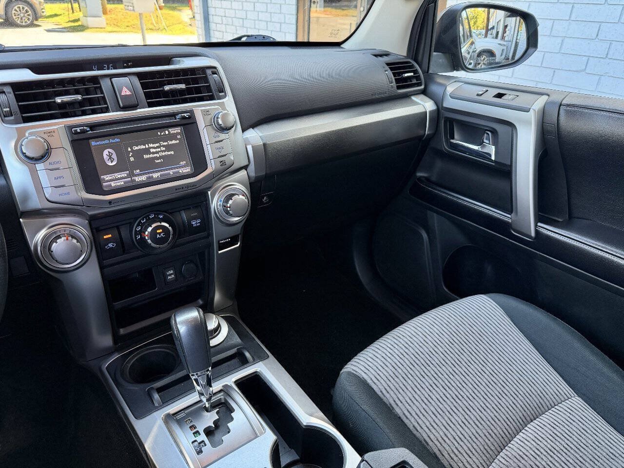 Used 2016 Toyota 4Runner SR5 AWD/4WD image 14