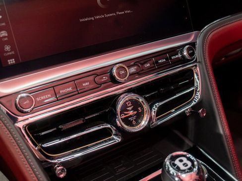 Used 2023 Bentley Flying Spur V8 image 14