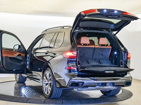 Certified 2021 BMW X7 M50i w/ Dynamic Handling Package image 37