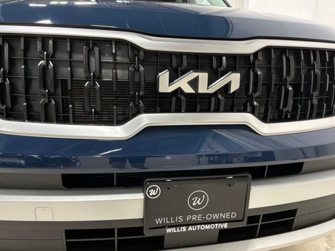 Used 2025 Kia Telluride EX w/ EX Captain's Chair Package AWD/4WD image 30