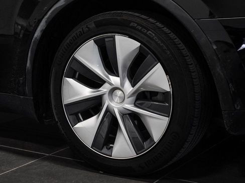 Used 2020 Tesla Model Y Long Range image 22