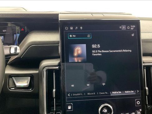 Used 2025 GMC Yukon XL Denali image 5