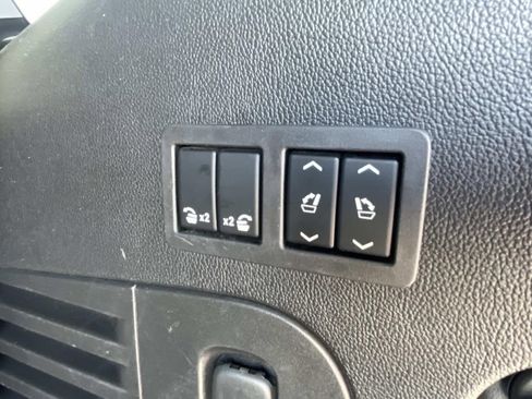 Used 2016 Chevrolet Tahoe LT image 12