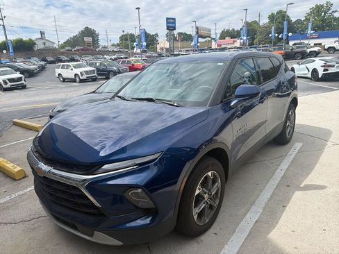 Used 2023 Chevrolet Blazer LT FWD image 2