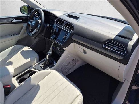 Used 2023 Volkswagen Tiguan SE FWD image 22