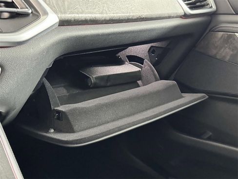 Used 2022 BMW X5 xDrive40i w/ M Sport Package image 31