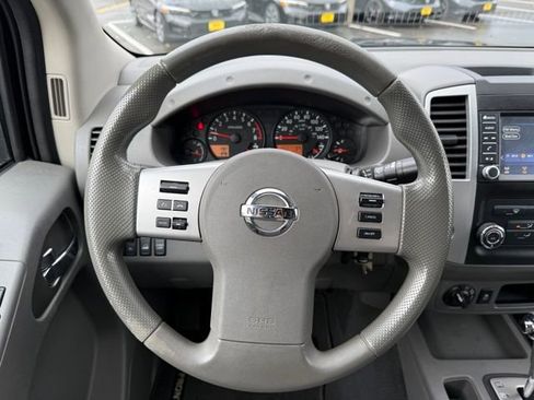 Used 2019 Nissan Frontier SV image 19