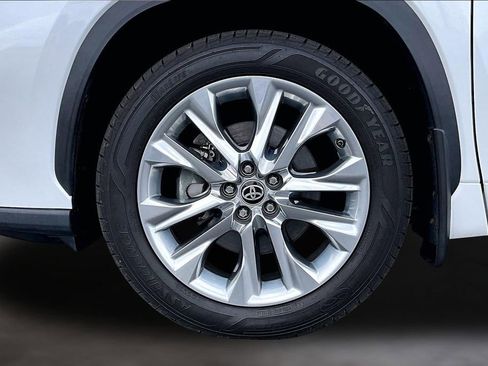 Used 2022 Toyota Highlander Limited AWD/4WD image 9
