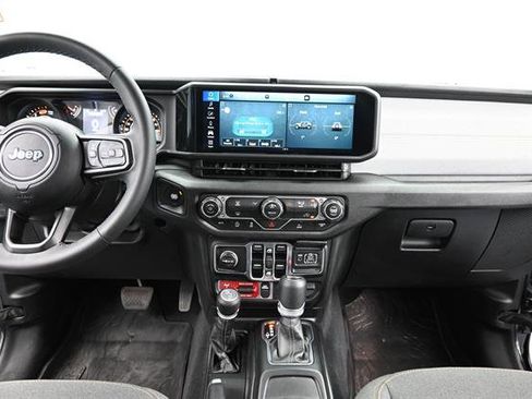 Used 2025 Jeep Wrangler Unlimited Sport AWD/4WD image 12
