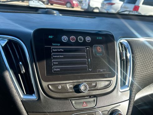 Used 2017 Chevrolet Malibu LT image 27