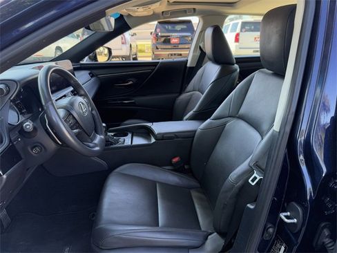 Used 2023 Lexus ES 300h w/ Premium Package image 25