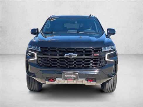 Used 2023 Chevrolet Suburban Z71 w/ Luxury Package image 2