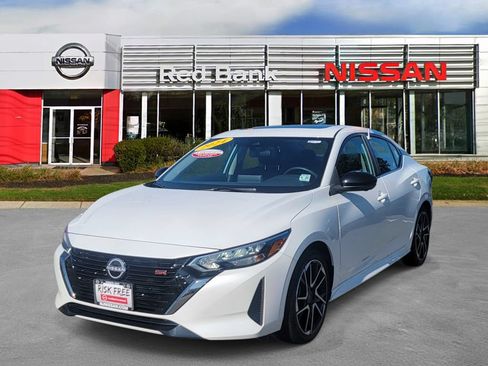 Used 2024 Nissan Sentra SR w/ SR Premium Package FWD image 4