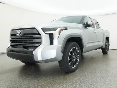 New 2026 Toyota Tundra Limited AWD/4WD image 32