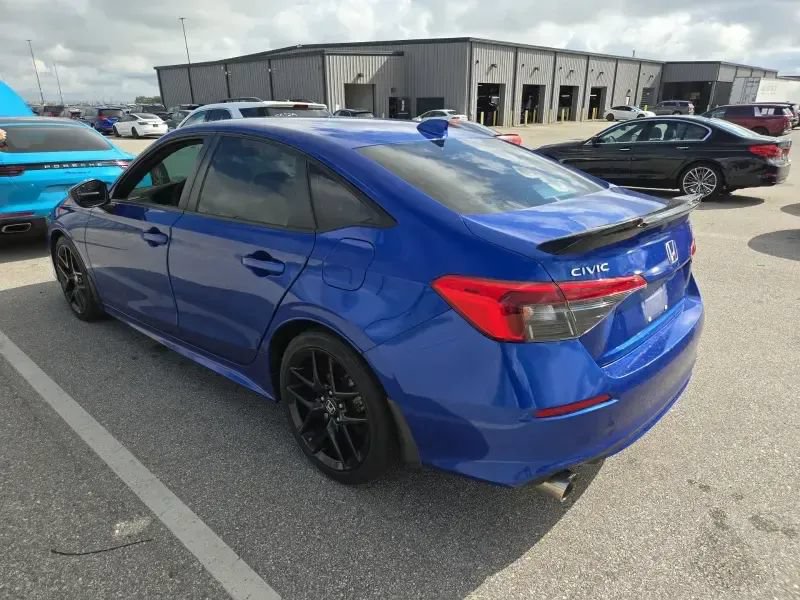Used 2023 Honda Civic Sport image 2