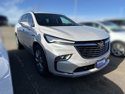 Used 2024 Buick Enclave Premium AWD/4WD image 2