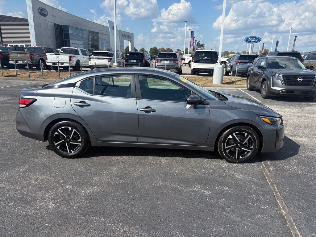 Used 2024 Nissan Sentra SV FWD image 2