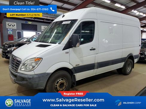 Used 2011 Freightliner Sprinter 3500 RWD image 1