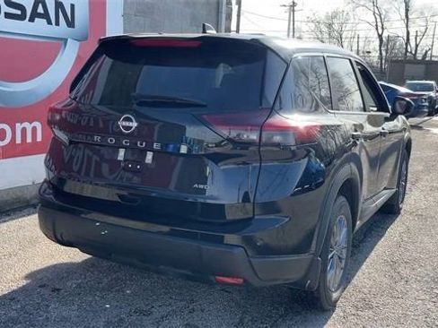 Used 2025 Nissan Rogue S image 24