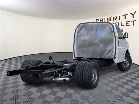 New 2025 Chevrolet Express 3500 w/ Power Convenience Package image 4