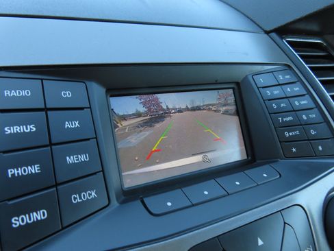 Used 2016 Ford Taurus SE image 23