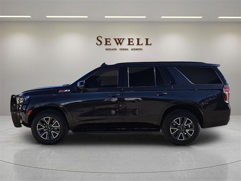 Used 2022 Chevrolet Tahoe Z71 w/ Luxury Package image 2