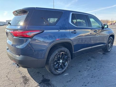 Used 2022 Chevrolet Traverse LS image 4