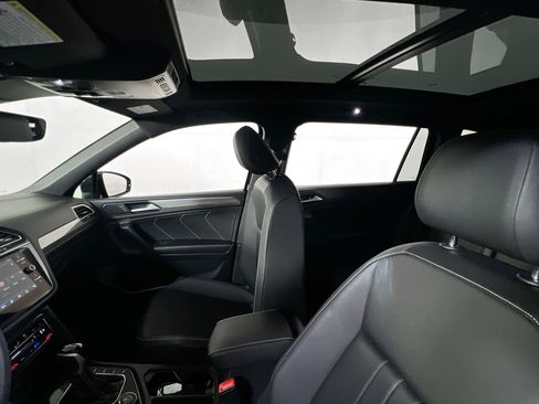 Used 2023 Volkswagen Tiguan SE R-Line image 21