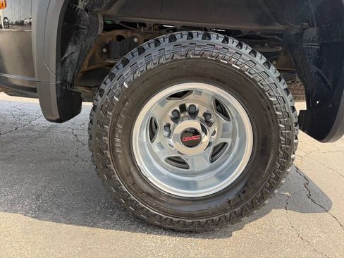 Used 2022 GMC Sierra 3500 Denali AWD/4WD image 19
