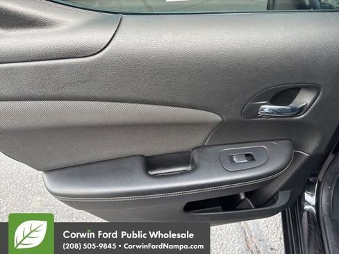 Used 2012 Dodge Avenger SE image 27