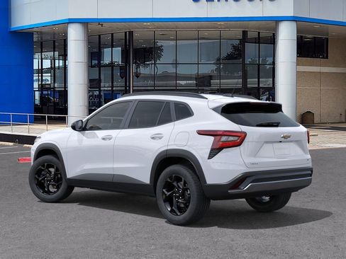 New 2026 Chevrolet Trax LT image 3