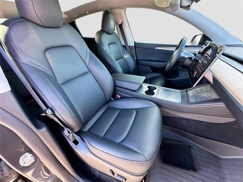 Used 2024 Tesla Model Y Long Range image 28