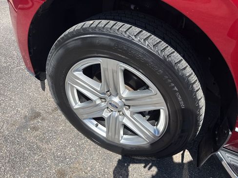 Used 2019 Ford Expedition XLT w/ Equipment Group 202A AWD/4WD image 6