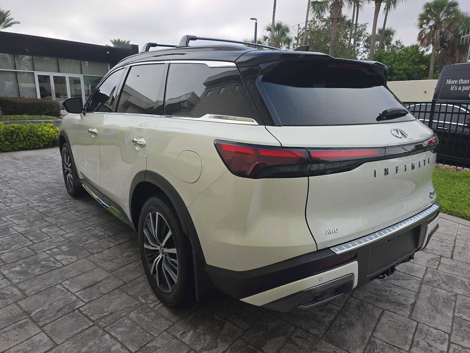 Certified 2024 INFINITI QX60 Autograph w/ Cargo Package AWD/4WD image 8