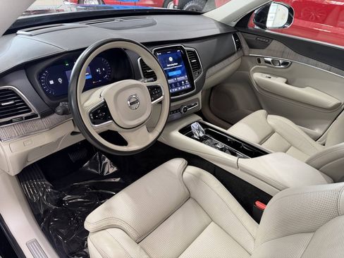 Used 2023 Volvo XC90 B6 Ultimate AWD/4WD image 9