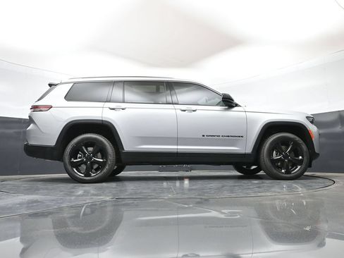 New 2026 Jeep Grand Cherokee L Limited w/ Limited Altitude Package AWD/4WD image 47
