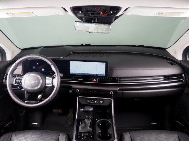 Used 2025 Kia Carnival SX Prestige FWD image 3