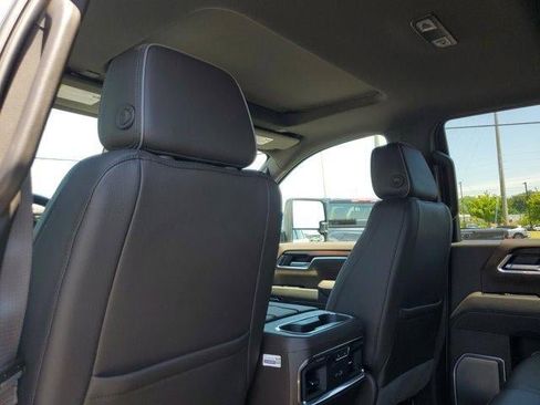 New 2026 GMC Sierra 2500 Denali w/ Technology Package AWD/4WD image 9