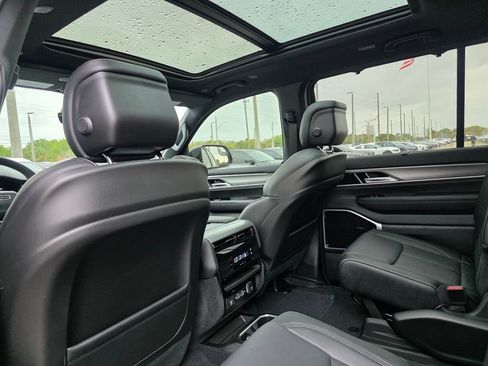 New 2026 Jeep Grand Wagoneer Limited AWD/4WD image 10
