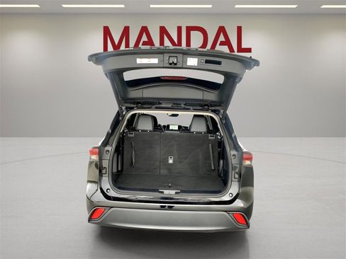 Used 2024 Toyota Highlander XLE image 22