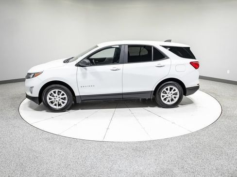 Used 2020 Chevrolet Equinox LS AWD/4WD image 30