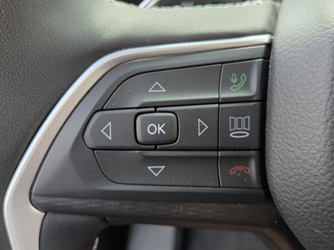 Used 2025 Jeep Grand Cherokee L Altitude AWD/4WD image 21