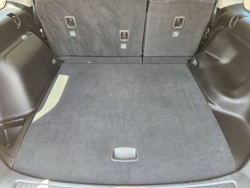 Used 2023 Jeep Grand Cherokee Laredo w/ Luxury Tech Group I RWD image 41