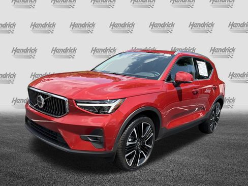 Certified 2024 Volvo XC40 B5 Ultimate w/ Protection Package Premier AWD/4WD image 5