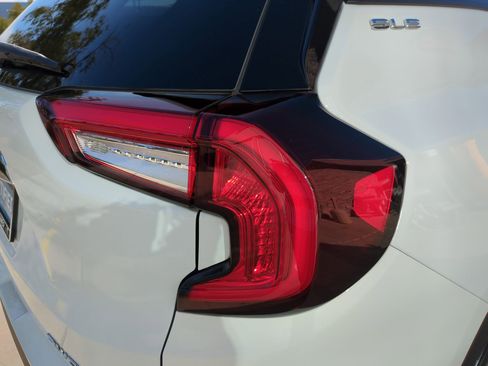 Certified 2022 GMC Terrain SLE w/ Driver Convenience Package image 11