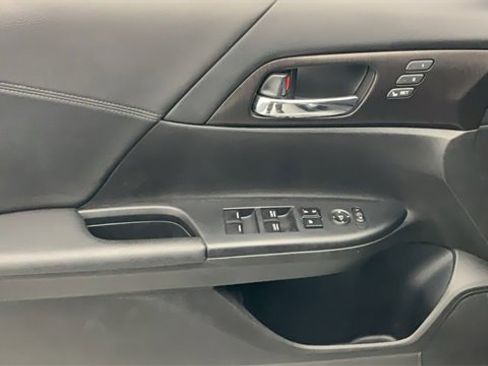 Used 2013 Honda Accord Touring image 14