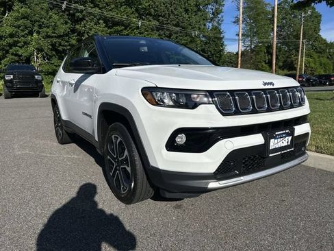 Used 2022 Jeep Compass Limited AWD/4WD image 2