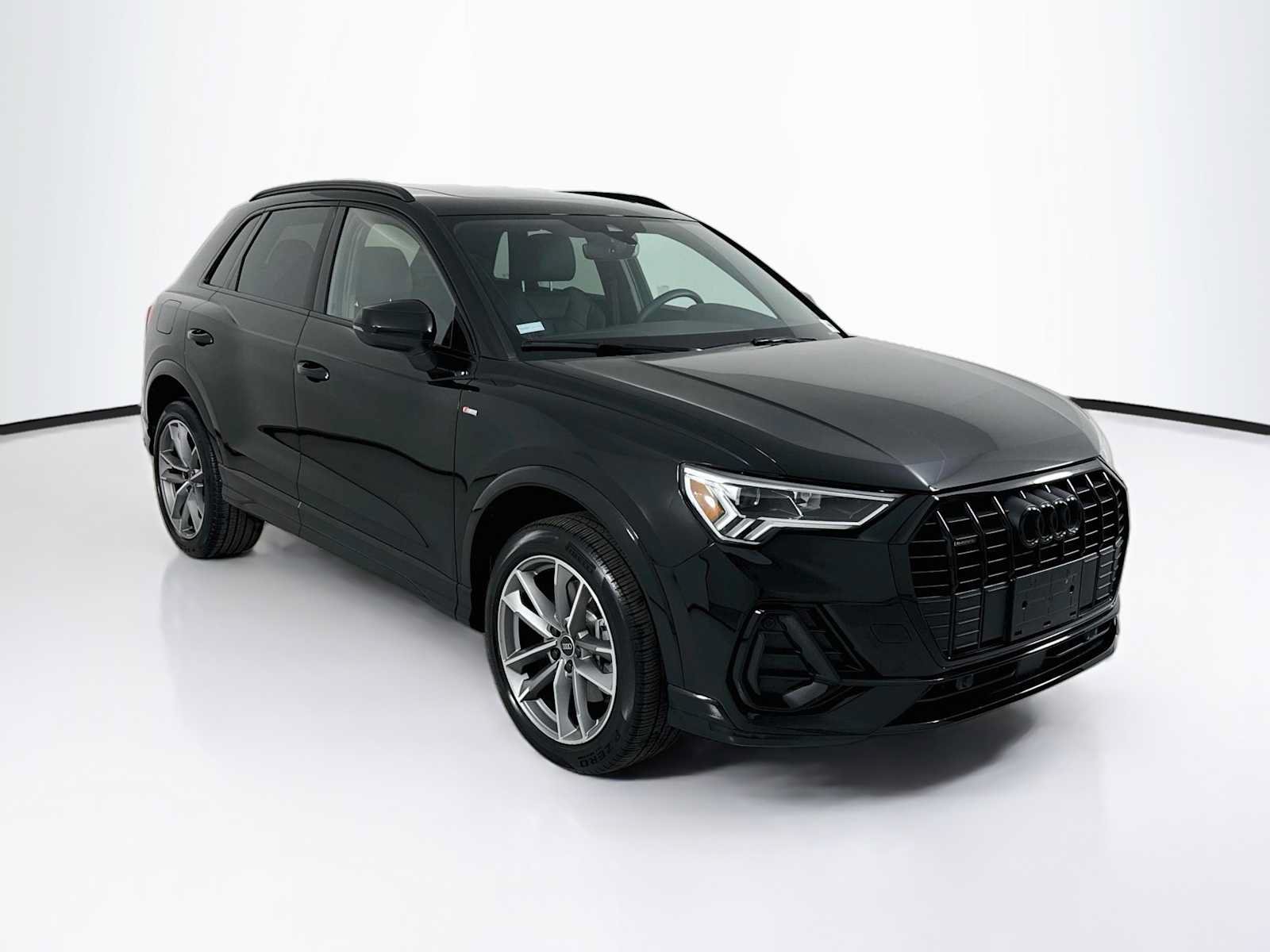 Used 2023 Audi Q3 2.0T Premium w/ Black Optic Sport Package AWD/4WD image 7