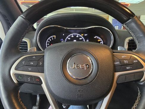 Used 2017 Jeep Grand Cherokee Overland image 23