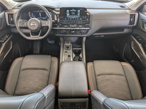 Used 2025 Nissan Pathfinder Platinum w/ Cargo Package FWD image 26